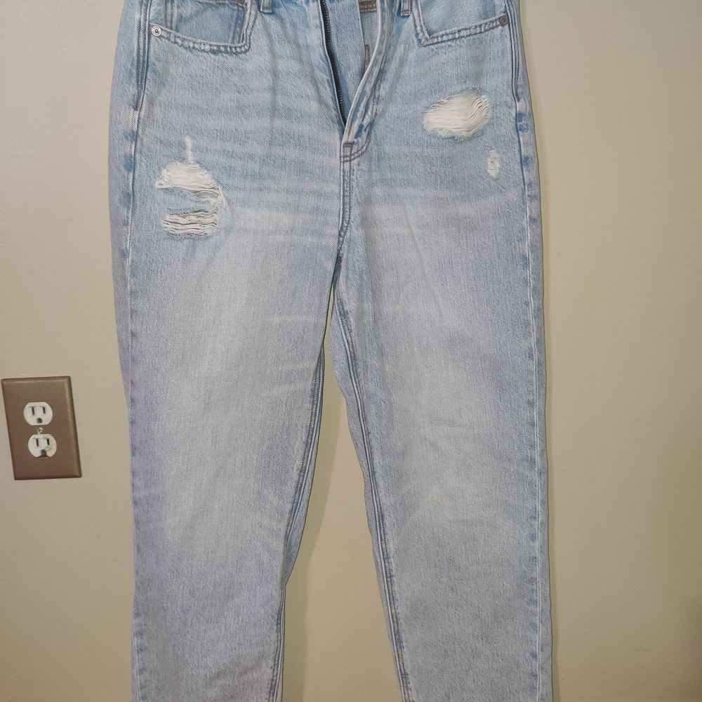 American Eagle Outfitters Light Blue Boyfriend Jeans